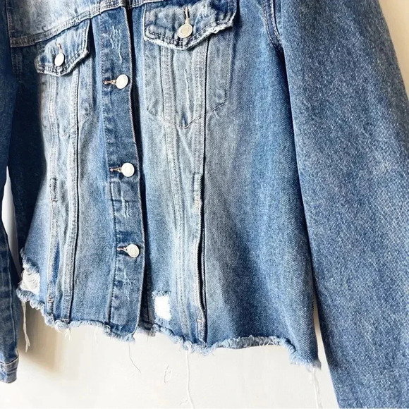Vervet Plot Twist Classic Denim Jacket with raw hem Distressed Large EUC - Picture 7 of 8